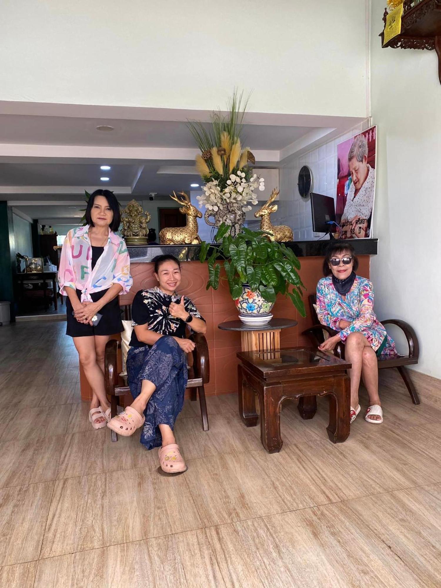 Panjai'S Place Petchaburi Esterno foto