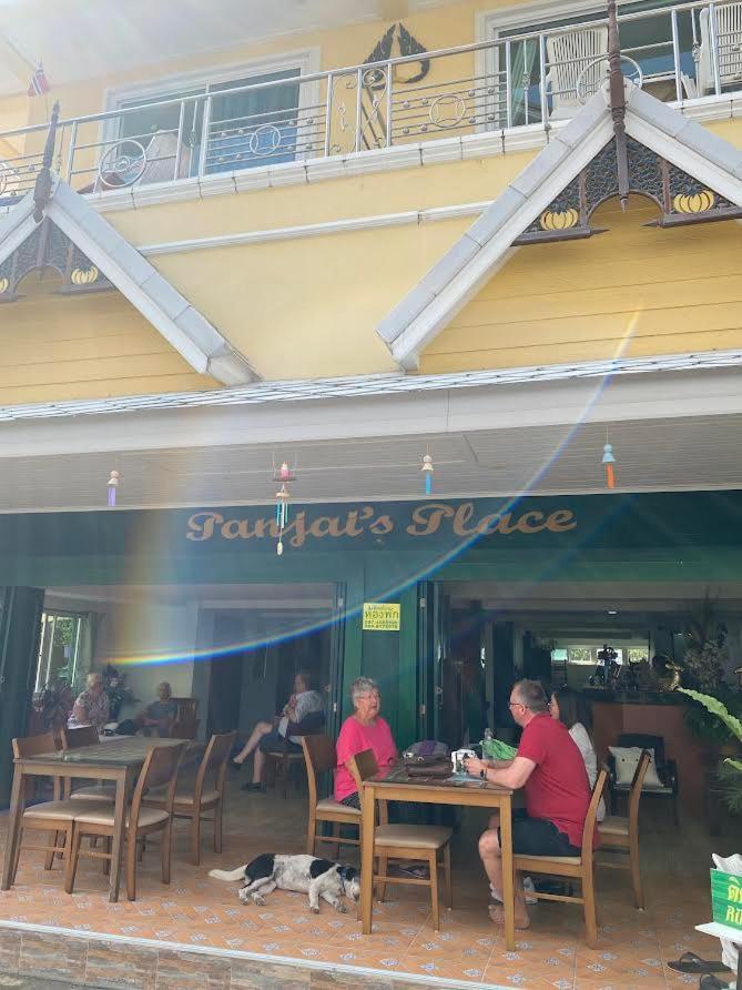 Panjai'S Place Petchaburi Esterno foto